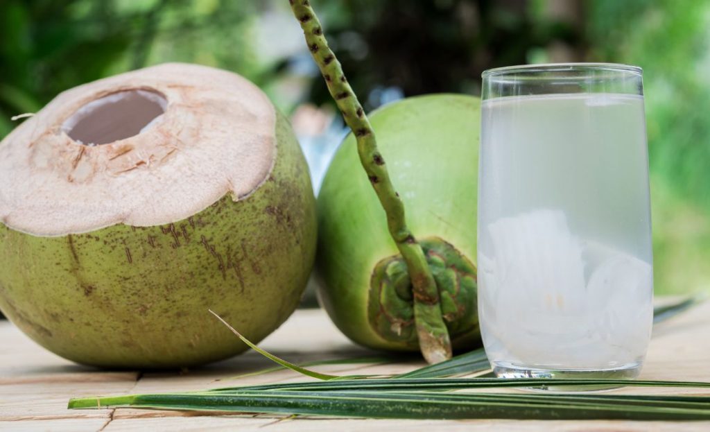 woda kokosowa nawadnia