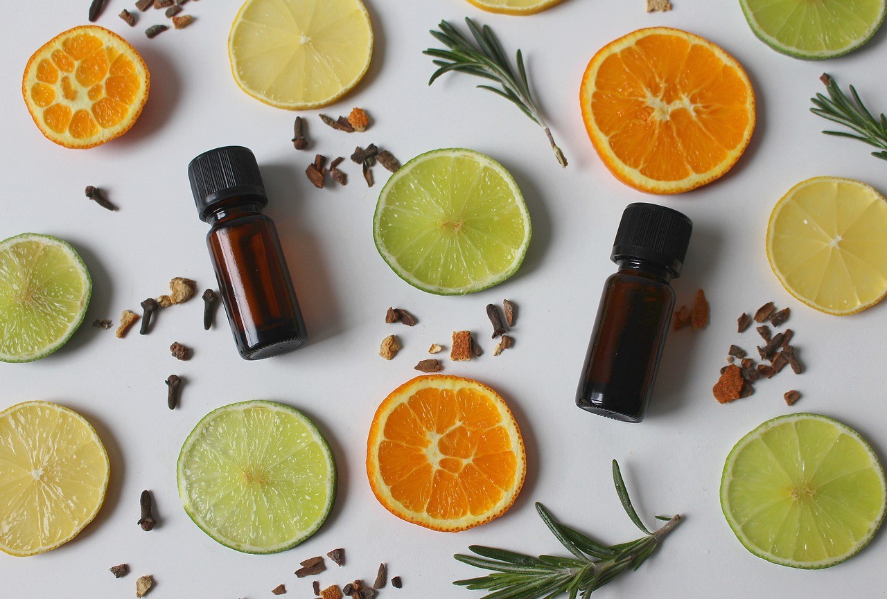 Kosmetyki organiczne a kosmetyki naturalne – różnice i co wybrać?